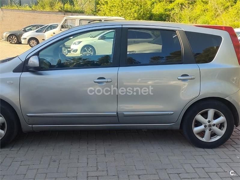 Usado Nissan Note Acenta 88 CV (64 kW) 2006 Gris / plata Utilitario