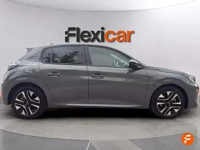 Usado Peugeot 208 Allure 100 CV (73 kW) 2025 Gris Utilitario