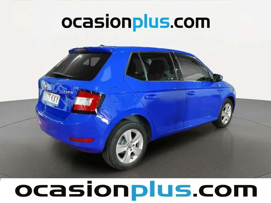 Usado Skoda Fabia 75 CV (55 kW) 2019 Azul Utilitario