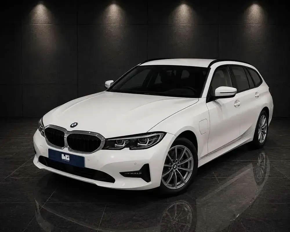 Usado BMW 330e 292 CV (214 kW) 2022 Blanco Familiar