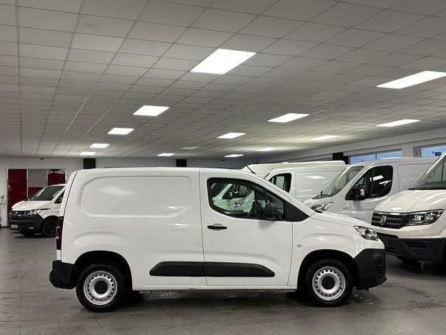 Usado Citroën Berlingo 102 CV (75 kW) 2019 Blanco Monovolumen