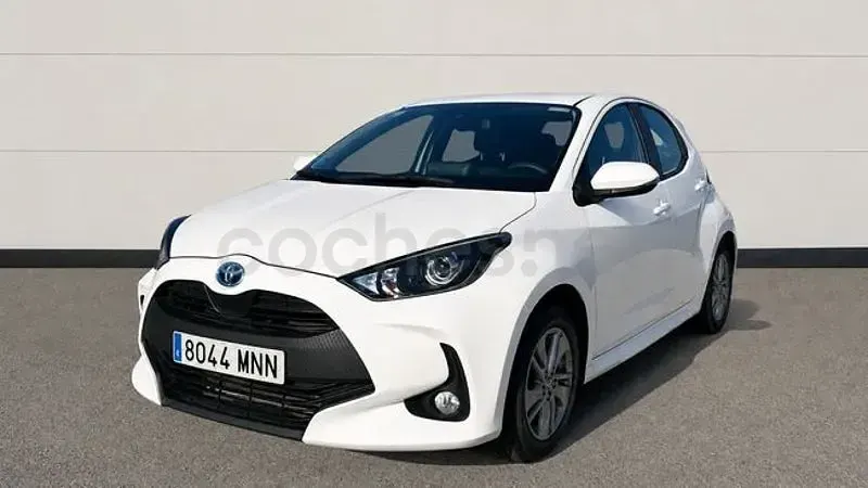 Usado Toyota Yaris Hybrid Business Edition 116 CV (85 kW) 2024 Blanco Berlina