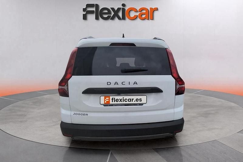 Usado Dacia Jogger Extreme 101 CV (74 kW) 2022 Blanco Monovolumen