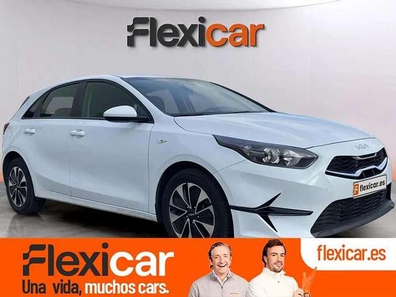 Usado Kia Ceed 101 CV (74 kW) 2024 Blanco Utilitario