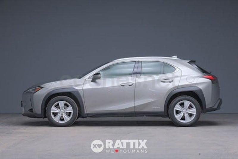 Usado Lexus UX Business Edition 184 CV (135 kW) 2021 Gris / plata SUV