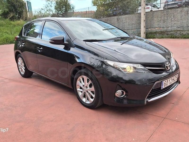 Usado Toyota Auris Active 132 CV (97 kW) 2014 Negro Berlina