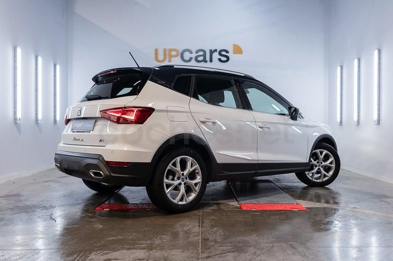 Usado Seat Arona FR 115 CV (84 kW) 2024 Blanco SUV
