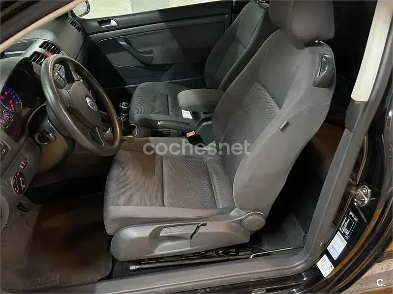 Usado VW Golf V Highline 140 CV (102 kW) 2007 Negro Berlina