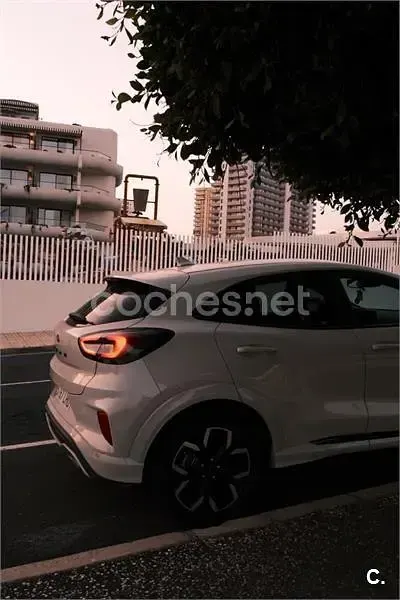 Usado Ford Puma ST-Line X 125 CV (91 kW) 2020 Beige SUV