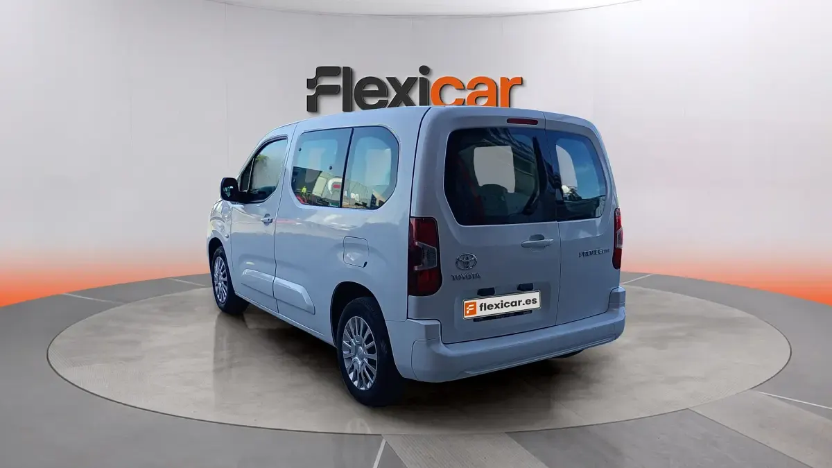 Usado Toyota Proace Verso Active 131 CV (96 kW) 2023 Blanco Familiar