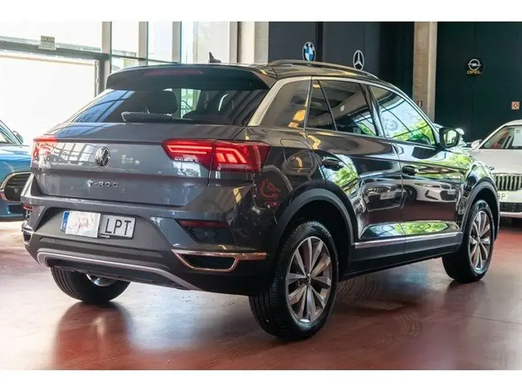 Usado VW T-Roc Advance 150 CV (110 kW) 2021 Gris SUV