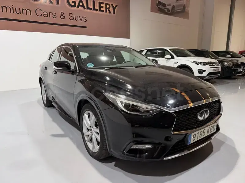 Usado Infiniti Q30 109 CV (80 kW) 2017 Negro Berlina