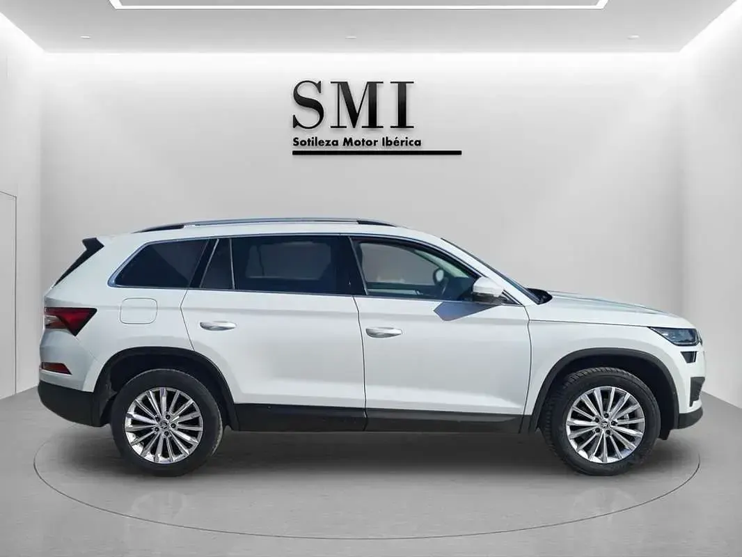 Usado Skoda Kodiaq Ambition 150 CV (110 kW) 2024 Blanco SUV