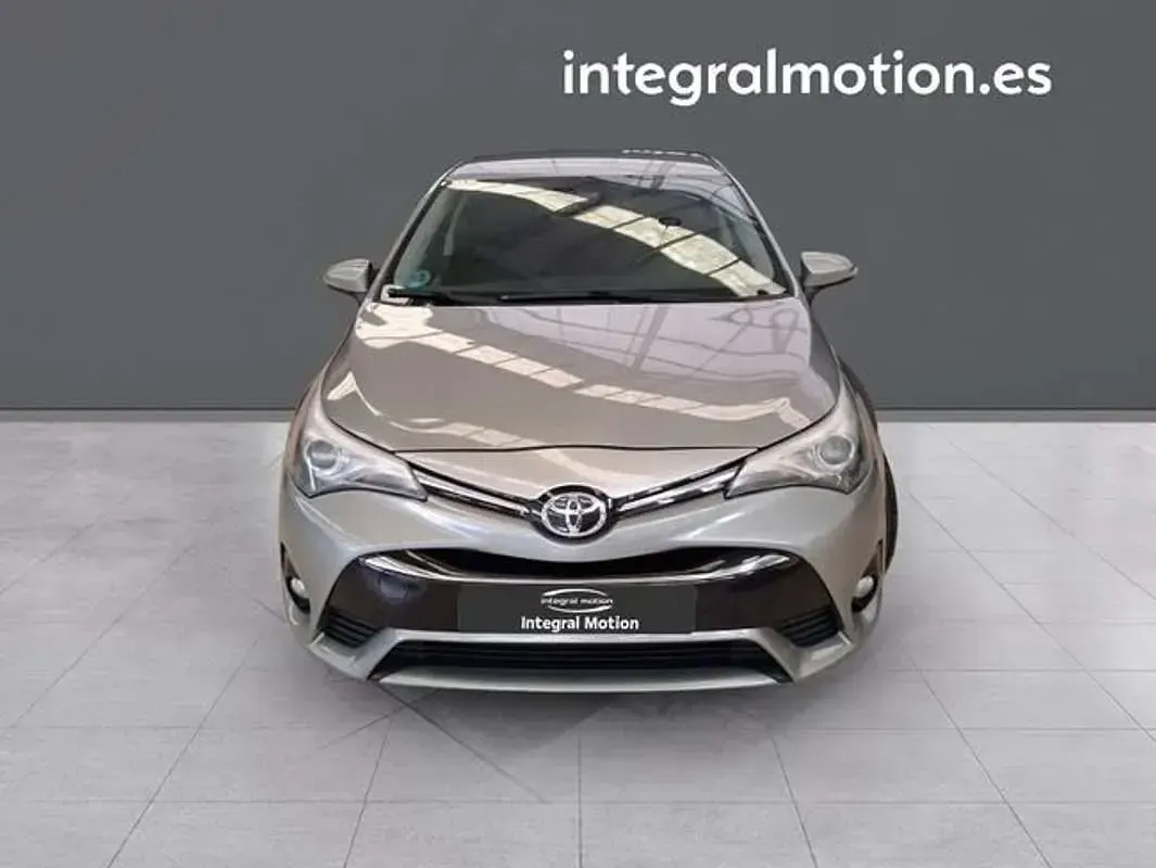 Usado Toyota Avensis Executive 143 CV (105 kW) 2016 Gris Berlina