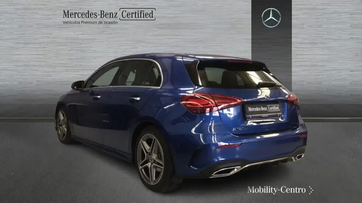 Usado Mercedes A180 116 CV (85 kW) 2024 Azul espectra Berlina