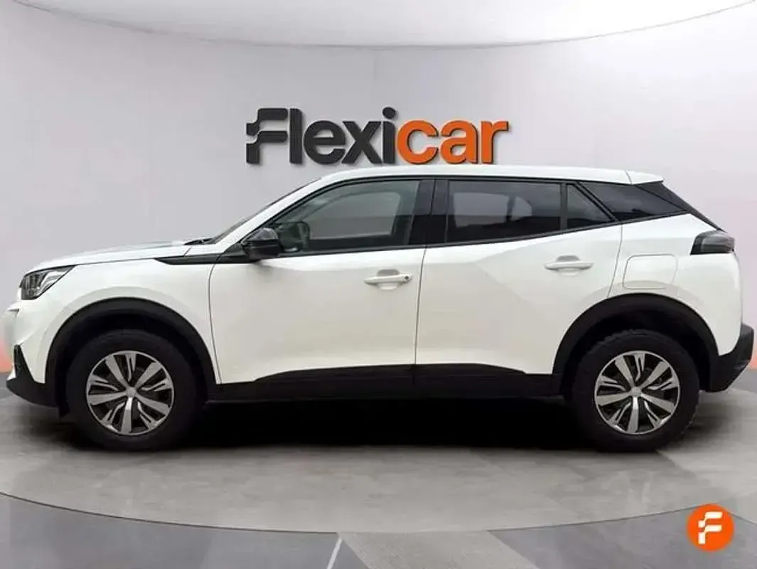 Usado Peugeot 2008 Active 110 CV (80 kW) 2022 Blanco SUV