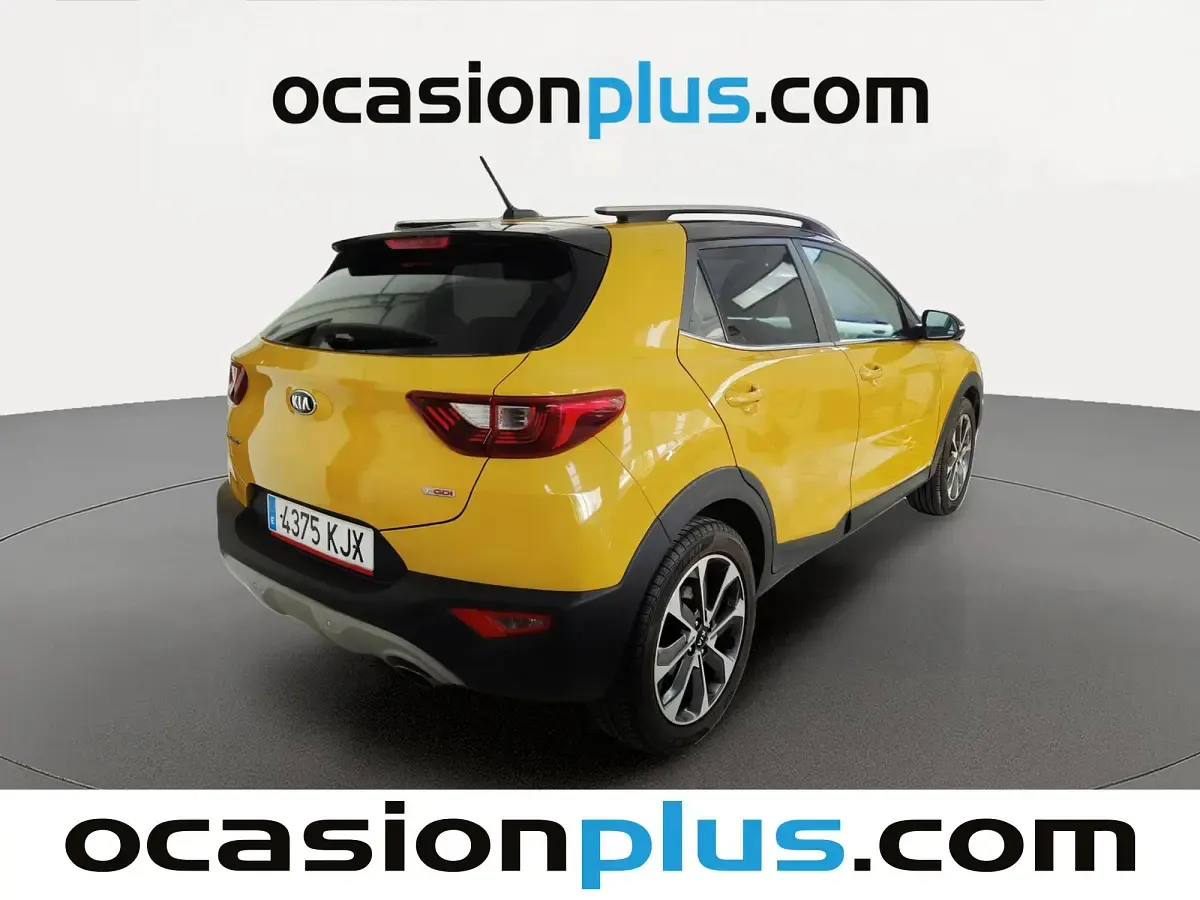 Usado Kia Stonic 120 CV (88 kW) 2018 Amarillo SUV