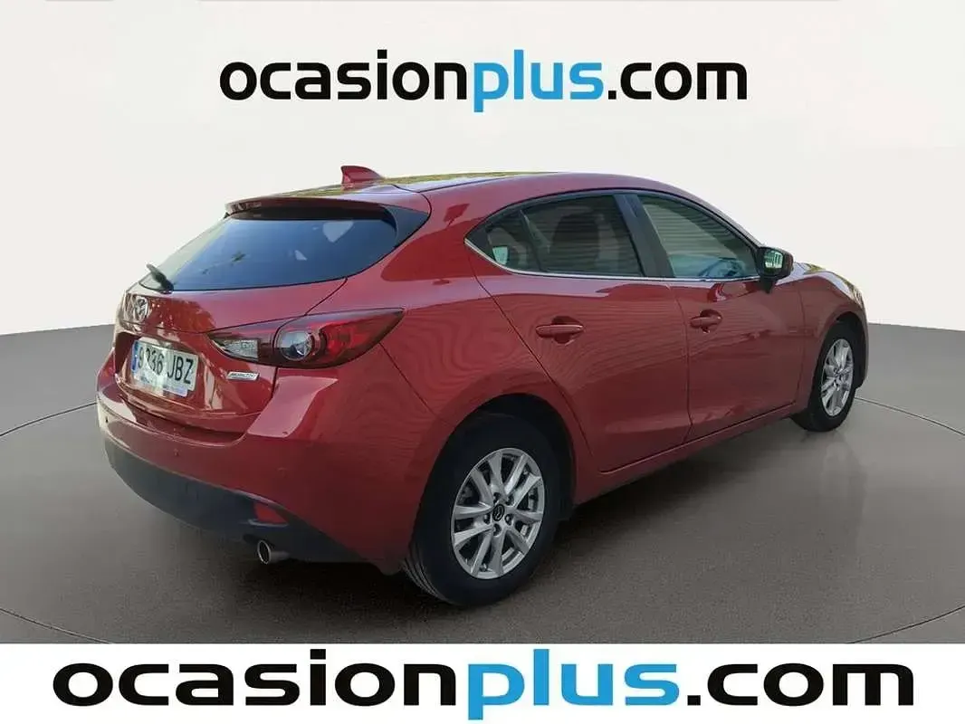 Usado Mazda 3 Style 120 CV (88 kW) 2015 Rojo Utilitario