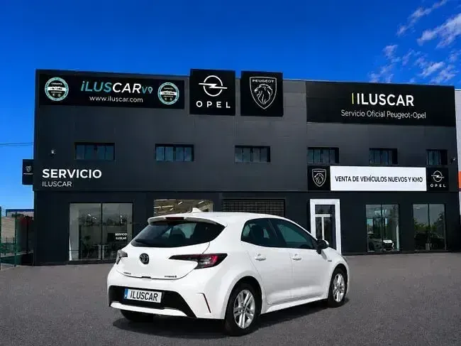 Usado Toyota Corolla Active 125 CV (91 kW) 2020 Blanco Berlina