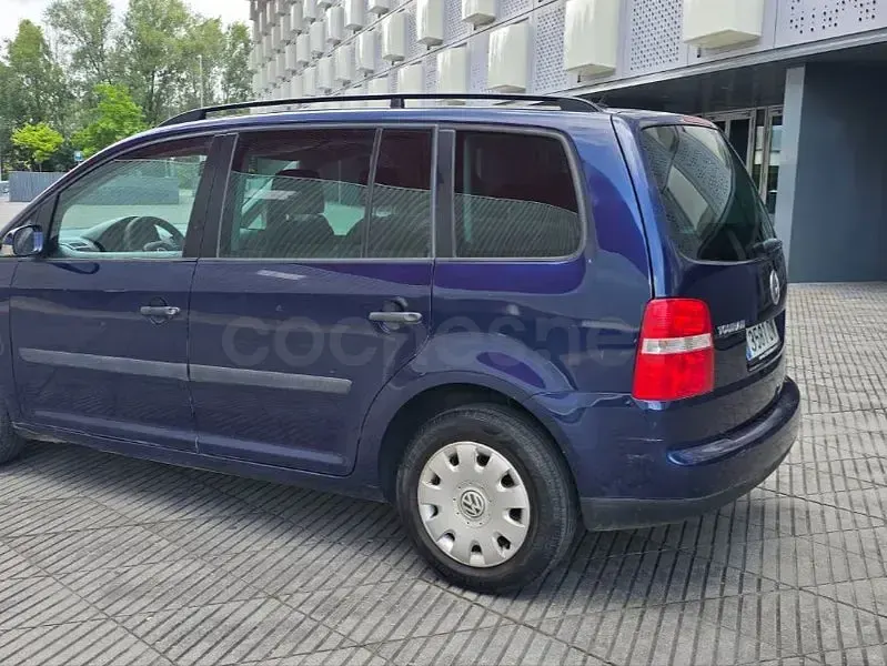 Usado VW Touran Trendline 105 CV (77 kW) 2003 Azul Monovolumen