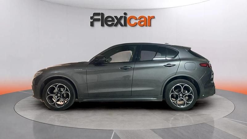 Usado Alfa Romeo Stelvio Sprint 210 CV (154 kW) 2022 Gris SUV