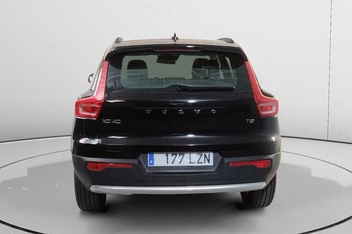 Usado Volvo XC40 129 CV (94 kW) 2022 Negro SUV
