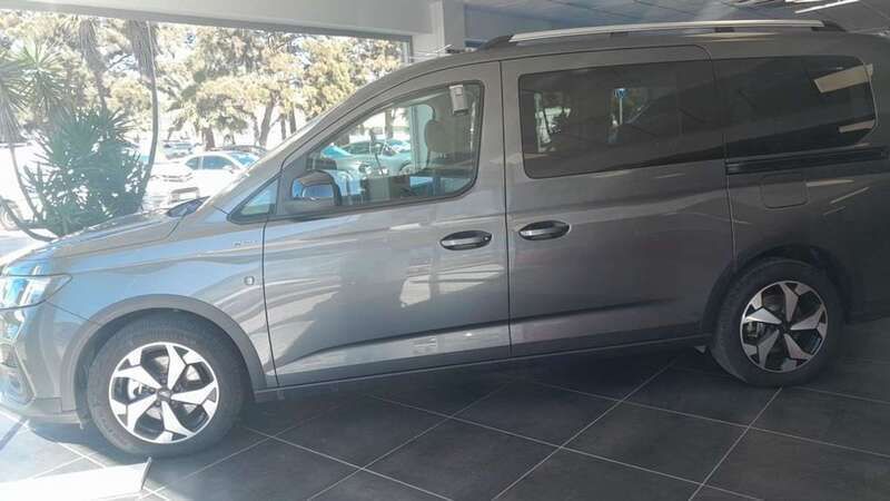Gris Usado 2024 Ford Tourneo Connect Active Monovolumen | 34.990 € (Caro) - Imagen 1/4