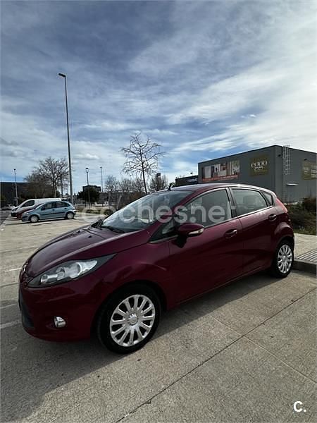 Usado Ford Fiesta Trend 70 HP (51 kW) 2012 Vermelho Citadino