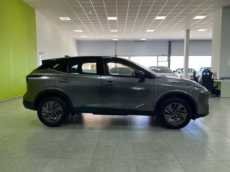 Usado Nissan Qashqai Acenta 140 CV (102 kW) 2024 Gris SUV
