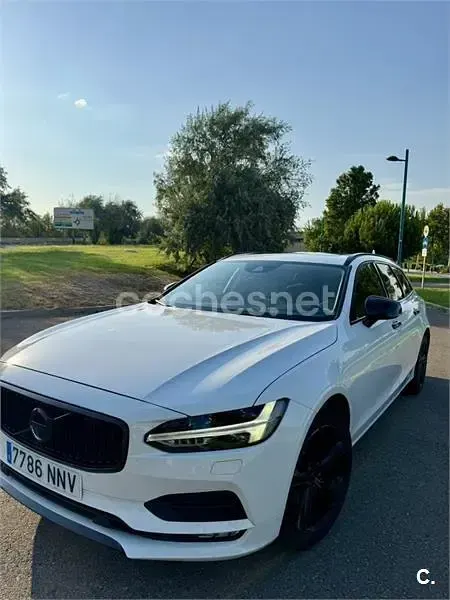 Usado Volvo V90 Momentum 190 CV (139 kW) 2019 Blanco Familiar