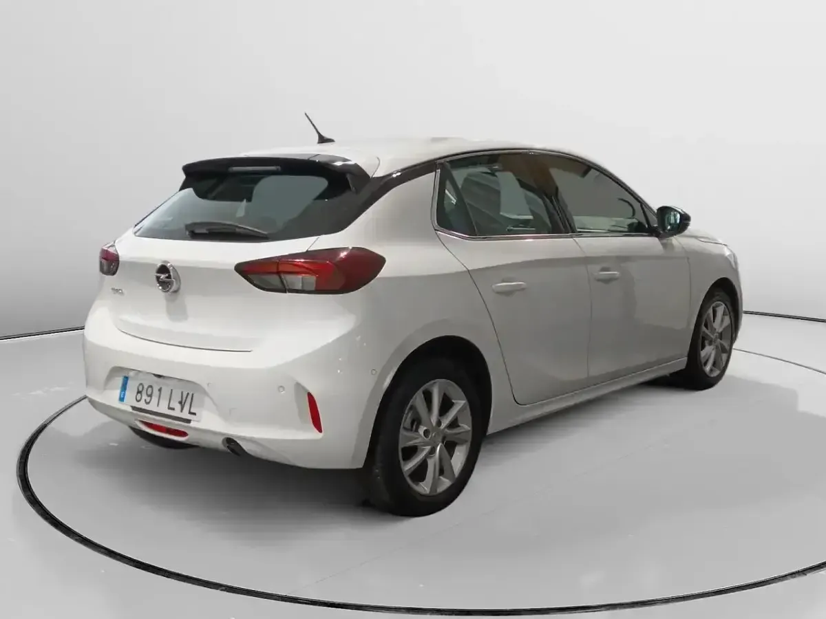 Używany Opel Corsa Elegance 100 KM (73 kW) 2022 Biały Hatchback