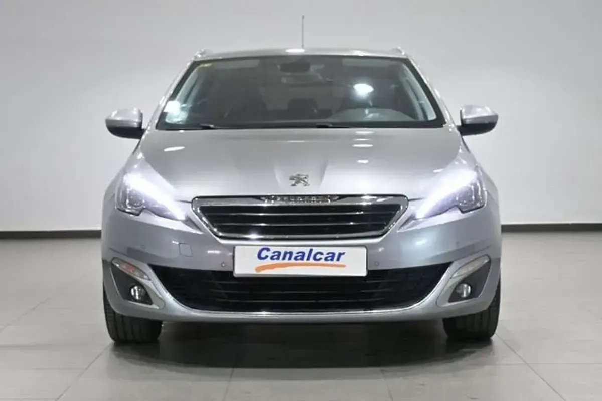 Usado Peugeot 308 SW Allure 131 CV (96 kW) 2016 Gris Familiar