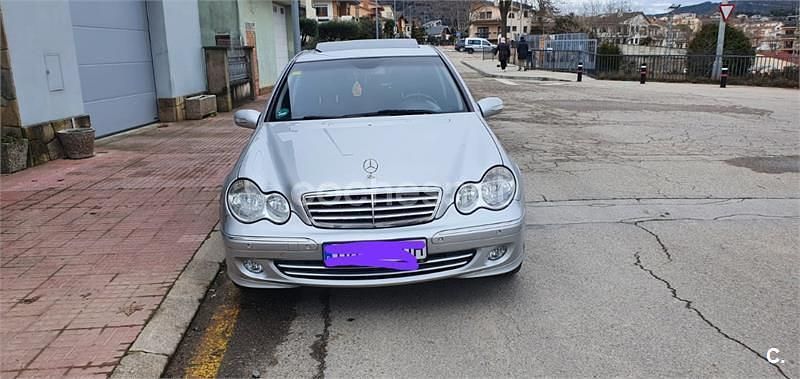 Usado Mercedes C200 Elegance 163 CV (119 kW) 2004 Gris / plata Berlina