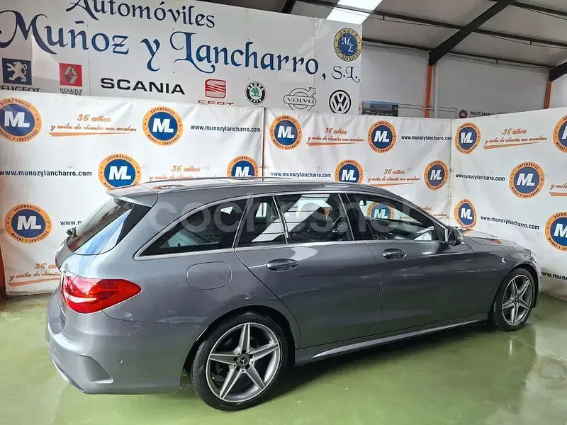 Usado Mercedes C300 231 CV (169 kW) 2018 Gris / plata Familiar