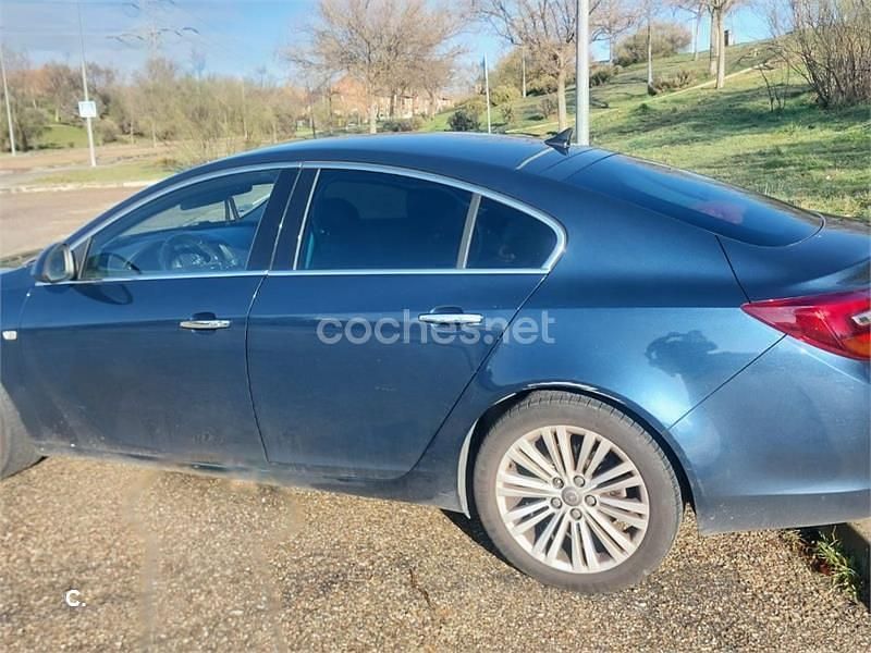 Usado Opel Insignia Excellence 140 CV (102 kW) 2014 Azul Berlina