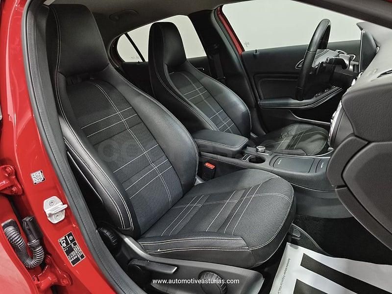 Usado Mercedes GLA200 Urban 136 CV (100 kW) 2015 Granate SUV