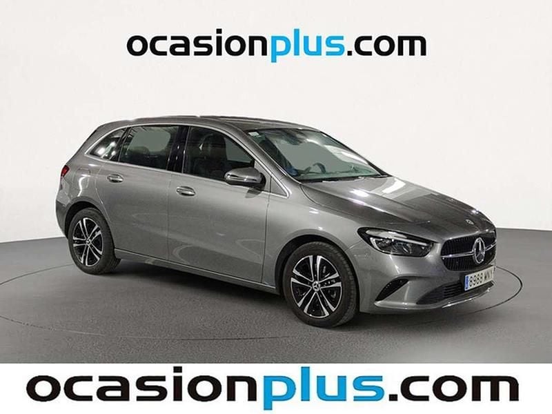 Usado Mercedes B250e AMG 218 CV (160 kW) 2024 Gris Monovolumen