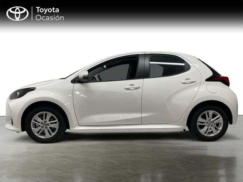 Usado Toyota Yaris Edition 125 CV (91 kW) 2021 Blanco Berlina