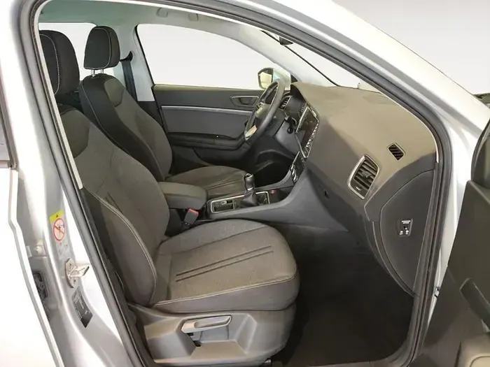Usado Seat Ateca Style 150 CV (110 kW) 2025 Gris plata SUV