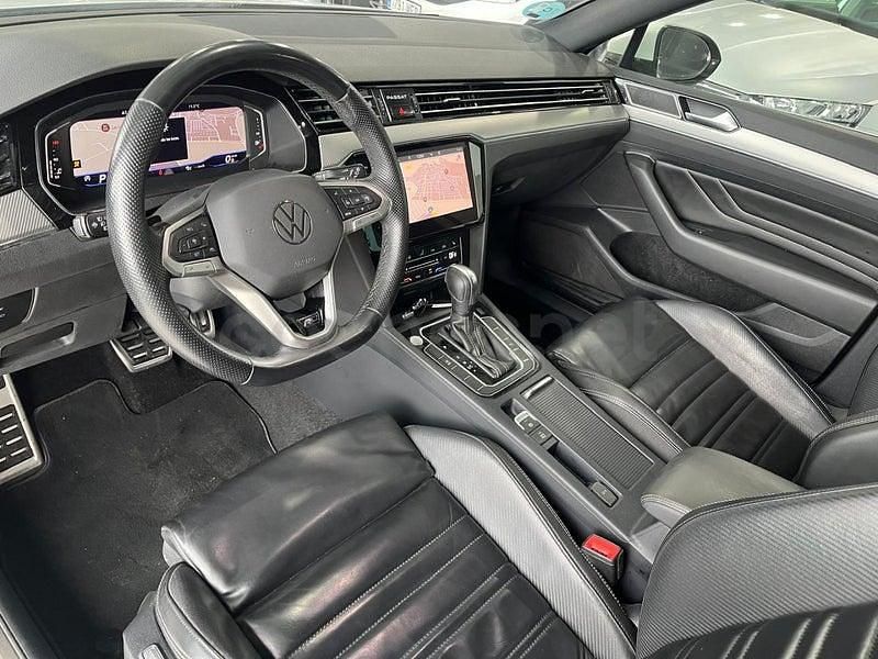 Usado VW Passat R-line 150 CV (110 kW) 2021 Blanco Familiar