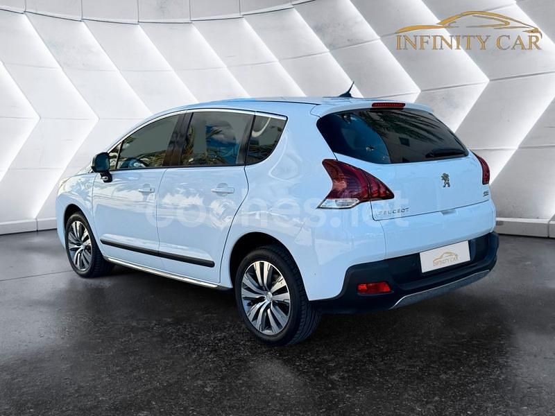 Usado Peugeot 3008 Allure 120 CV (88 kW) 2016 Blanco SUV