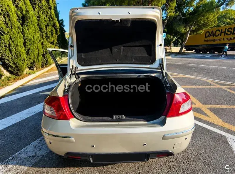 Usado Peugeot 407 Sport 110 CV (80 kW) 2009 Beige Berlina