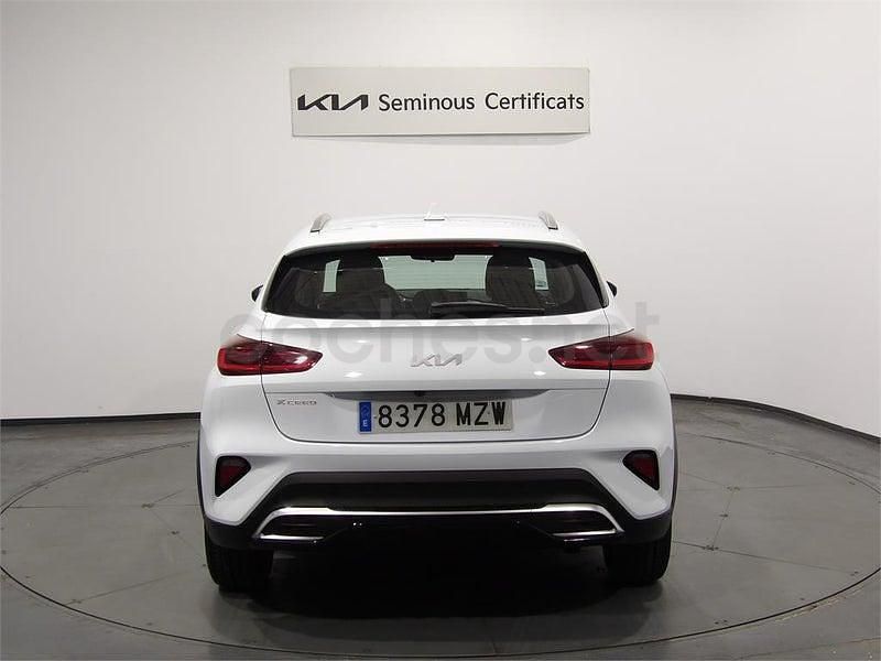 Usado Kia XCeed 100 CV (73 kW) 2025 Blanco SUV