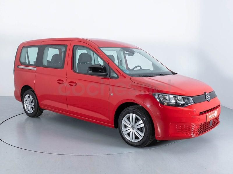 Usado VW Caddy Maxi 122 CV (89 kW) 2024 Rojo Monovolumen