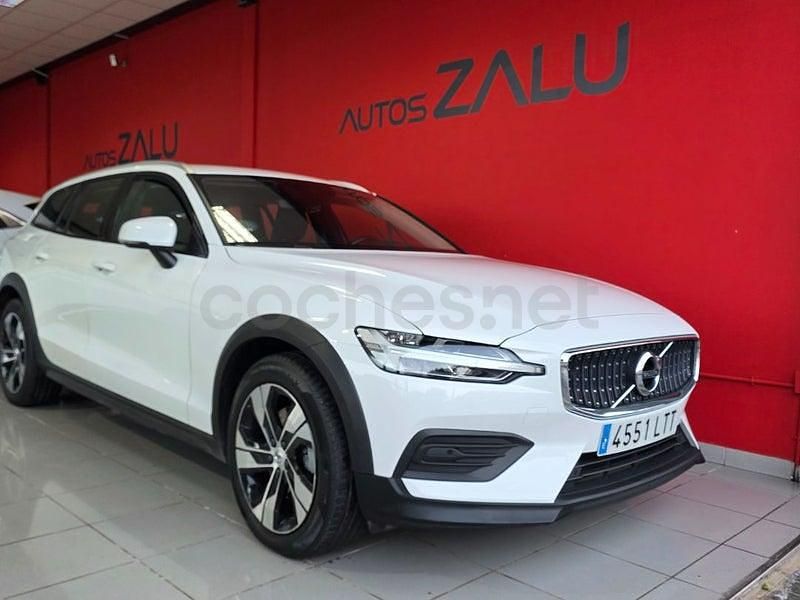Usado Volvo V60 CC Pro 197 CV (144 kW) 2021 Blanco Familiar