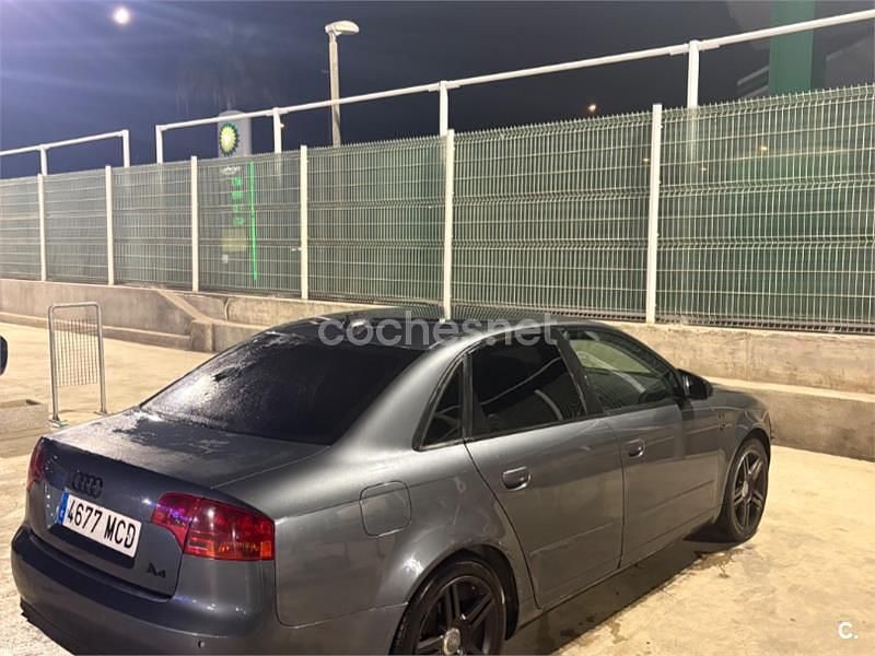 Usado Audi A4 140 CV (102 kW) 2008 Gris / plata Berlina