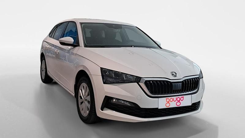 Usado Skoda Scala 115 CV (84 kW) 2024 Blanco Utilitario
