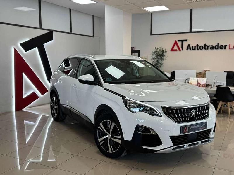 Usado Peugeot 3008 Allure 131 CV (96 kW) 2020 Blanco SUV