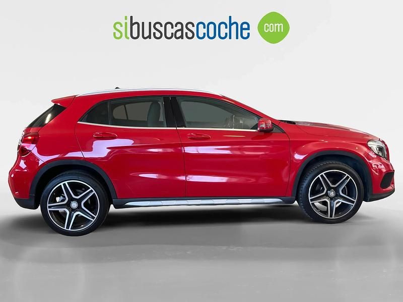 Usado Mercedes GLA220 AMG line 177 CV (130 kW) 2016 Rojo SUV