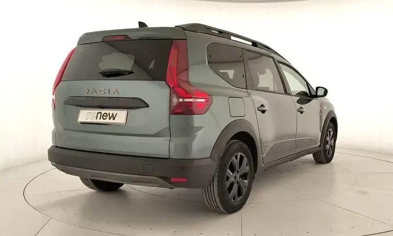 Usado Dacia Jogger Extreme 140 CV (102 kW) 2025 Verde Monovolumen